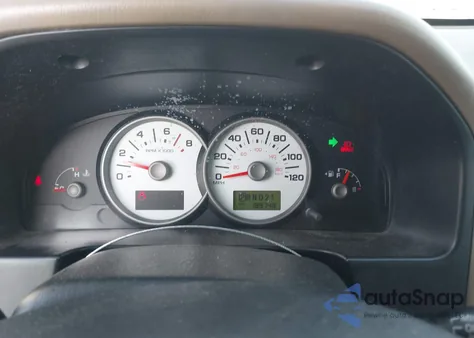 2005 Ford Escape Xls z USA, uszkodzony, nr VIN 1FMYU02Z25KA22561